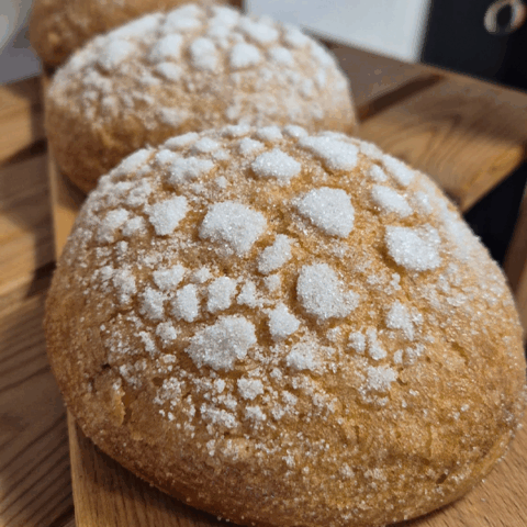 TOÑAS
